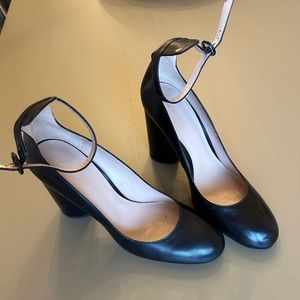 Black Stuart Weitzman Mary Jane pumps size 39